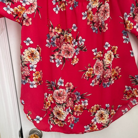 FIRST LOVE FLORAL TOP. HOT PINK FLOWY, BOHO, HAWAIIAN TOP. LIKE NEW! - Picture 6 of 12
